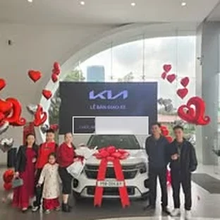 Kia Hải Phòng - Hoạt động giới thiệu xe và tư vấn trực tiếp.